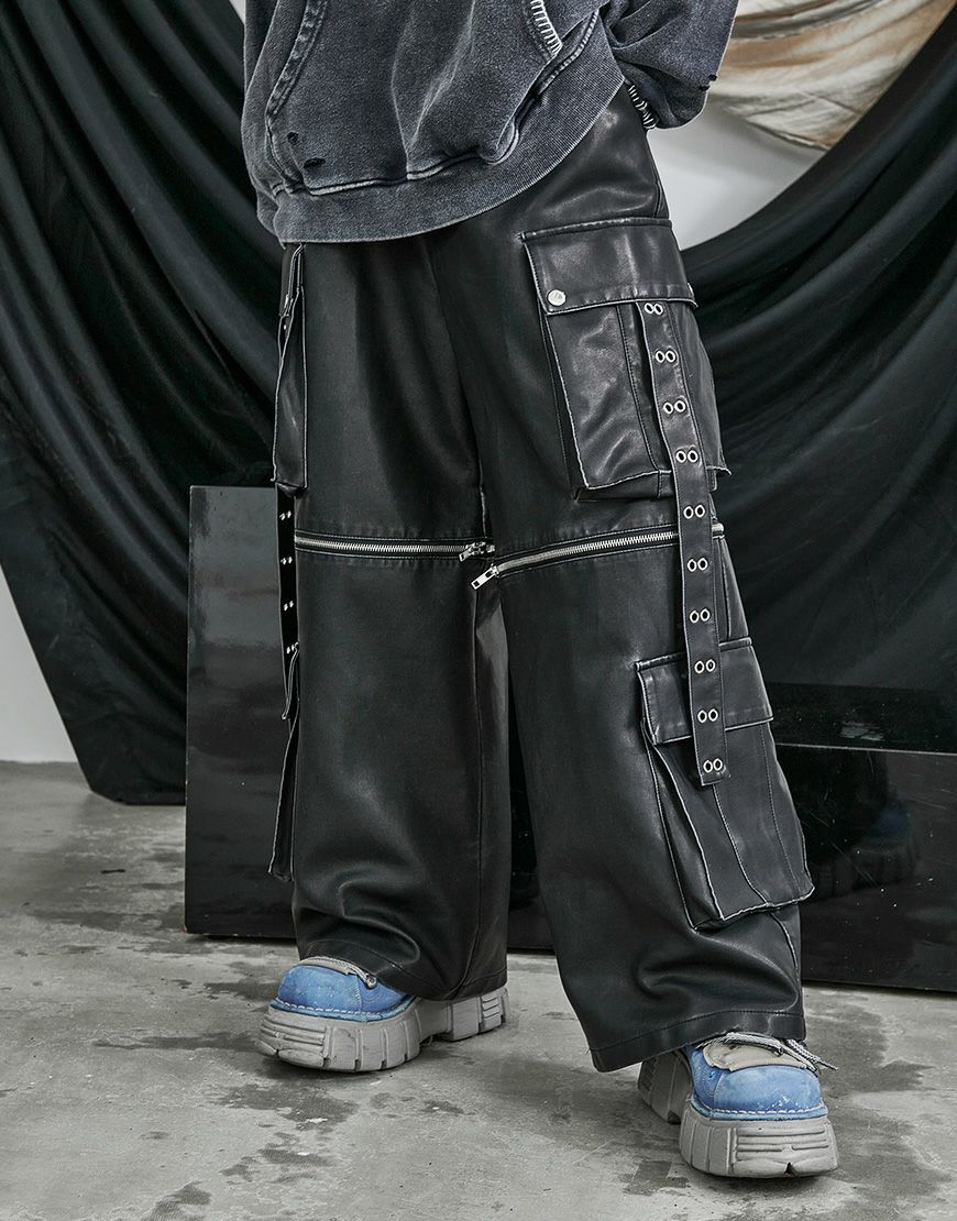 ililil【イルイルイル】2way gimmick synthetic leather cargo pants