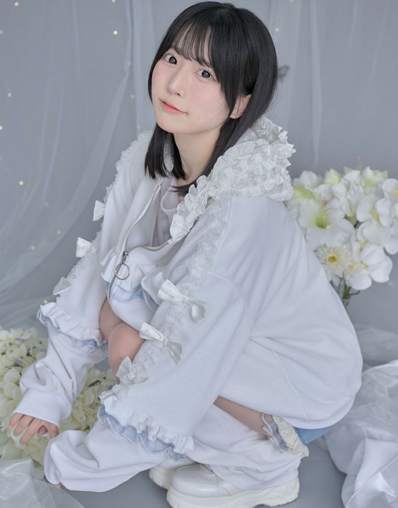 ililil イルイルイル フリルパーカー ililil パーカー 「ililil/イルイルイル」「ふわふわの嘘で包ん